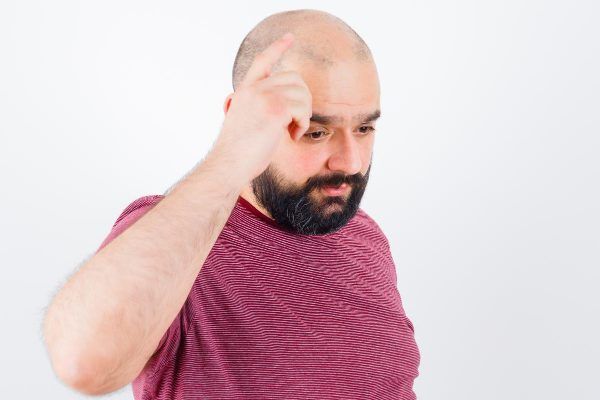 ¿Quali sono le cause più comuni di caduta dei capelli?