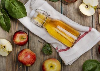 Quali sono i benefici dell'aceto per i capelli?