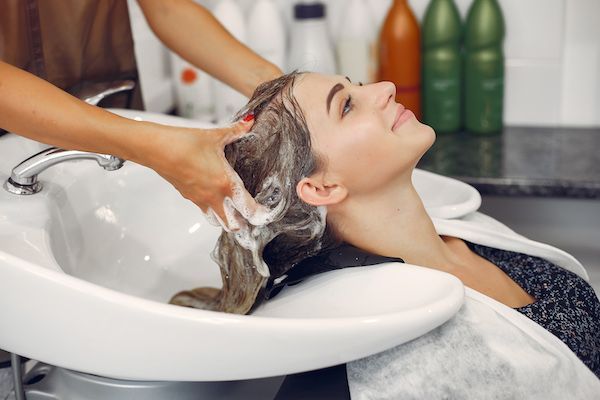 Balayage: Cos’è e vale la pena?