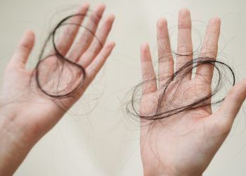 Come accelerare la ricrescita dei capelli in modo naturale