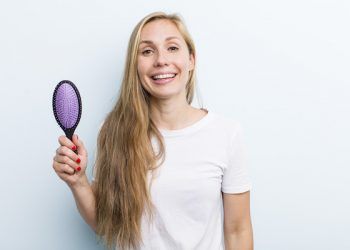 Il modo corretto di spazzolare i capelli