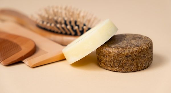 shampoo solido per capelli concetto di capelli ecologici 