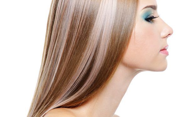 Come coprire i capelli bianchi senza parrucchiere