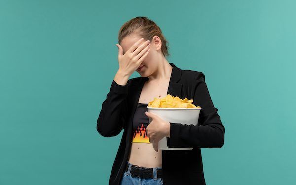 Mangio perché ho fame o per distrarmi? Ecco come capirlo