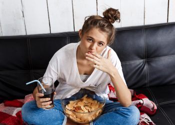 Una cattiva alimentazione causa la caduta dei capelli?