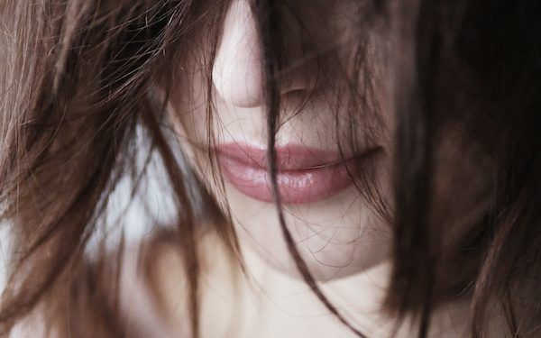Cos’è la polvere volumizzante per capelli e funziona?