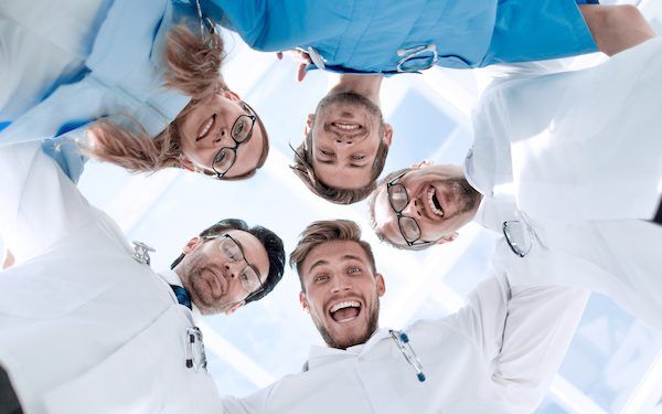 I 10 migliori medici per trapianti di capelli in Italia