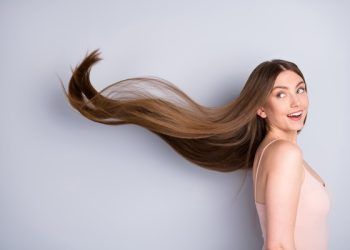 cura dei capelli lunghi a casa