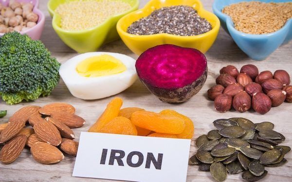 Ferro basso e caduta capelli: sono correlati?