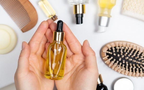 Olio naturale per la cura dei capelli o della pelle in barattolo di vetro Cosmetici ecologici senza plastica