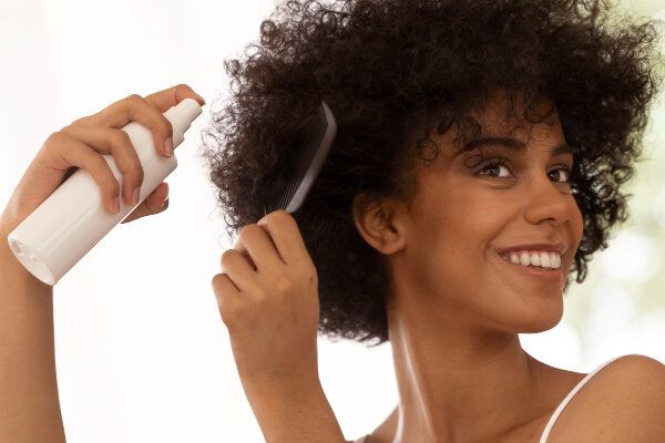 Prodotti consigliati da applicare sui capelli ricci.
